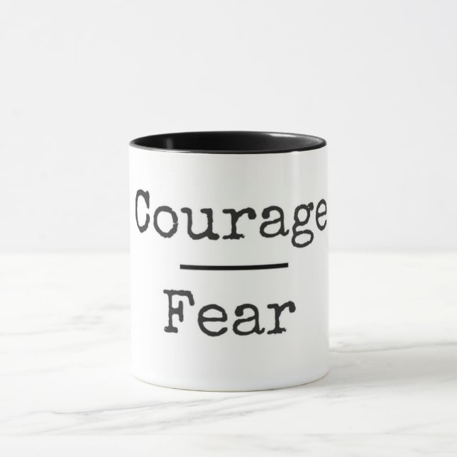 Coragem sobre a caneca do medo (Centro)