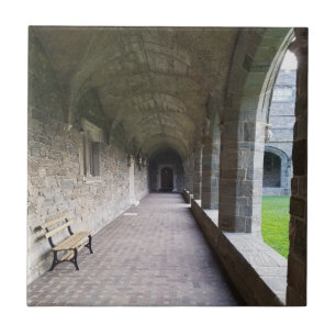 corredor de proteção com sombras em Bryn Mawr
