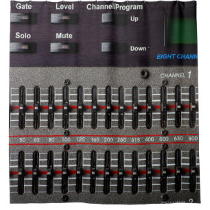 Cortina Para Box Botões em um mixer de som em um estúdio de grava