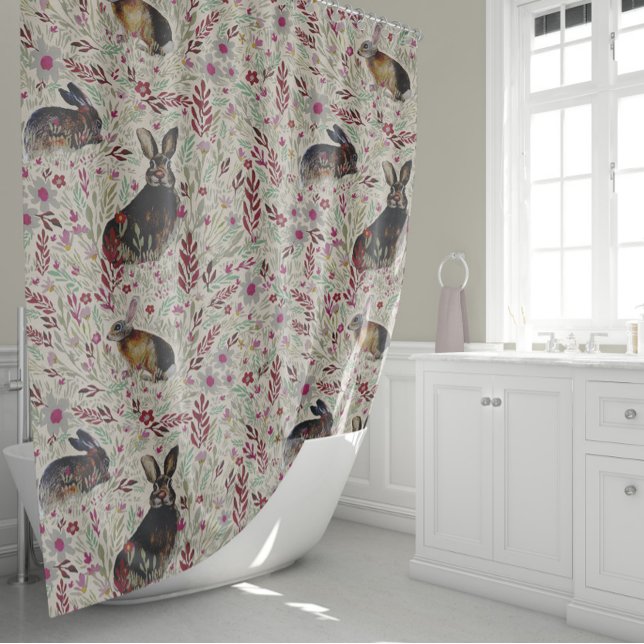 Cortina Para Box Bunnies Em Prados Florais (Bunnies In Floral Meadow Shower Curtain by Jenn Steffen for Studio Posies.)