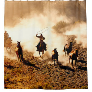 Cortina Para Box Cowboys chasing wilding horses. roping and riding,