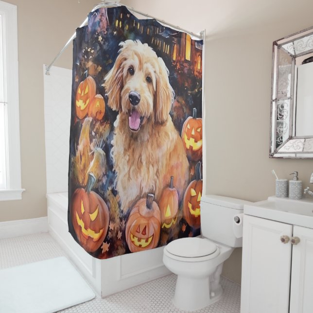 Cortina Para Box Goldendoodle do Halloween Com Pumpkins Assustado (In Situ)