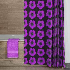 Cortina Para Box Padrão Floral de Geranium roxo em preto