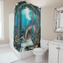 Pequena sereia bonita com seadragão.