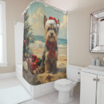 Cortina Para Box Scottish Terrier Dog Christmas Vintage Beach<br><div class="desc">Traga o calor dos feriados para a costa com esta charmosa design inspirada na vintagem, que apresenta um cão festivo sentado numa praia serena. Com um clássico toque de feriado de tons nostálgicos e vibrações costeiras, esta trabalho de arte captura a magia do Natal pelo mar. Perfeito para espalhar alegria...</div>