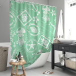 Cortina Para Box Vintage Mint Green Sea Stamp<br><div class="desc">Embarque numa aventura à beira-mar com esta cortina de chá inspirada na safra. A design apresenta carimbos náuticos angustiados que exibem tartarugas marinhas, âncoras, estrelas-do-mar e conchas em tons verdes quentes, lembrando cartões postais de uma era passada. O fundo verde da menta cria uma atmosfera relaxante e convidativa para o...</div>