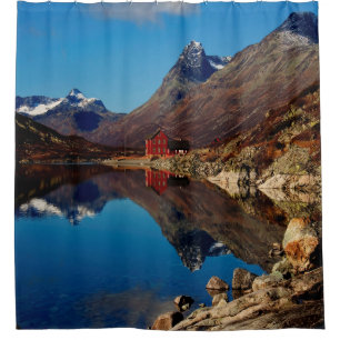 Cortina Para Chuveiro Lago de montanha com casa vermelha