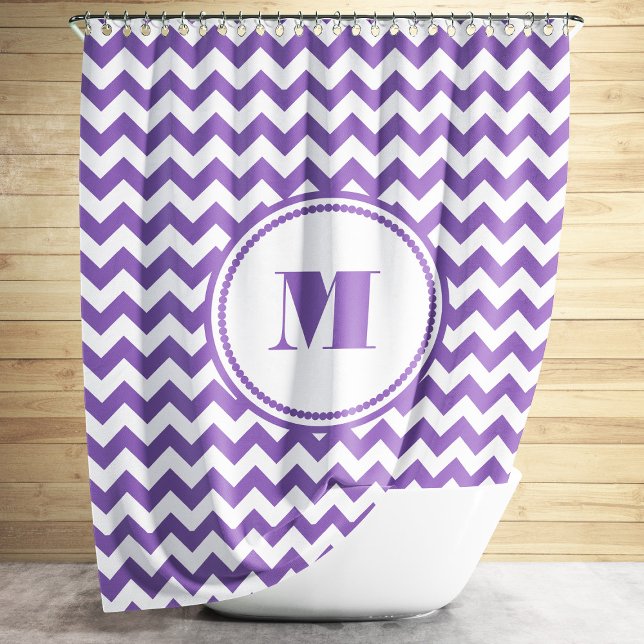 Cortina Para Chuveiro Monograma Roxo Moderno (Modern Monogram Purple Chevron Stripes Shower Curtain)