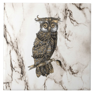 Coruja Camuflada no Marble Brown