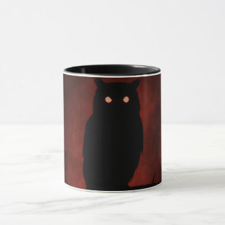 Coruja misteriosa na caneca noturna