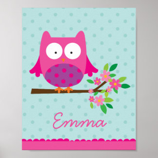 Coruja Rosa em um Poster de Berçário Personalizado