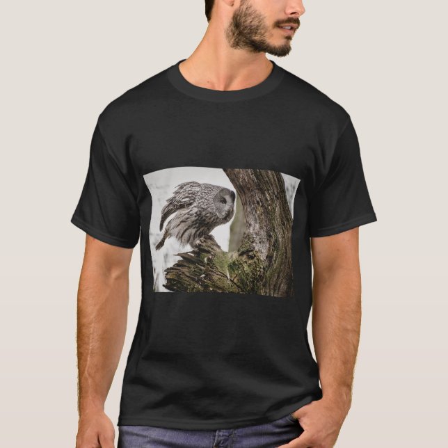 Coruja Sábia – Camiseta Beleza Noturna (Frente)