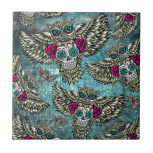 Corujas do Grunge com crânios do açúcar