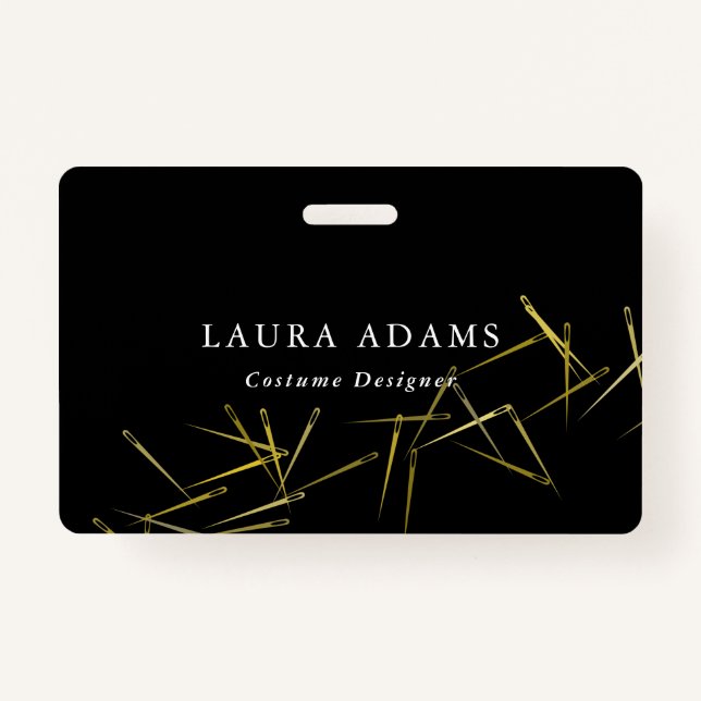 Crachá Agulhas Ouro | Designer de Moda Elegante | Nome (Frente)