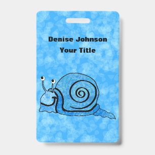 Crachá Cartoon Snail Blue Patterned Shell sobre a mistura