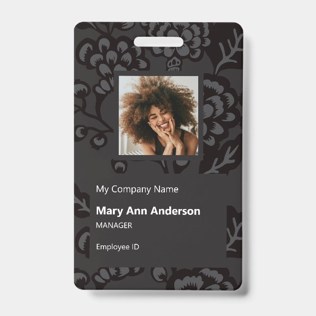 Crachá Cinzas e Padrão Floral Negro Vibrante e Negrito (Frente)