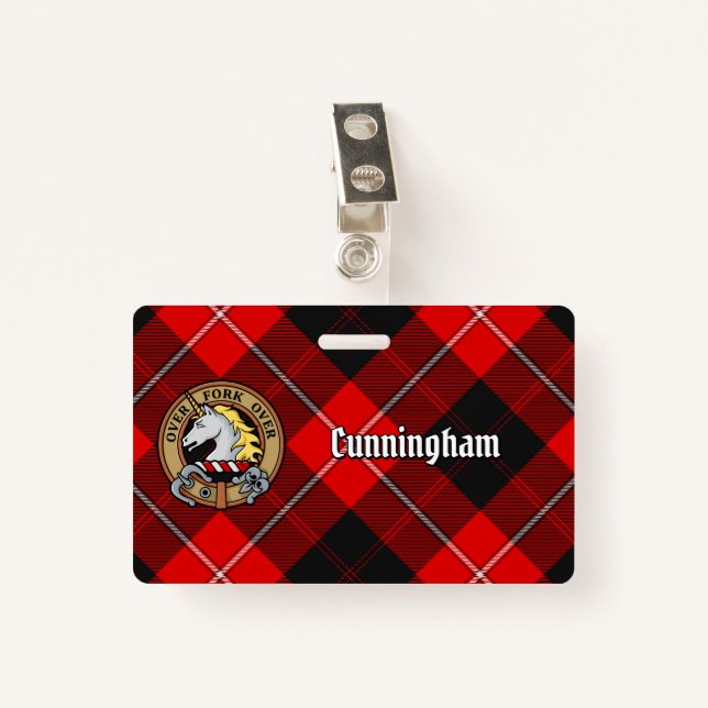 Crachá Clan Cunningham Crest sobre Tartan (Frente com Clipe)