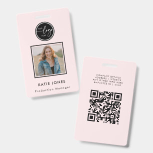 Crachá Código QR personalizado preto e rosa Logotipo da e