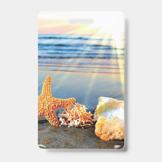 Crachá Conchas marinhas e estrelas-do-mar na praia (Frente)