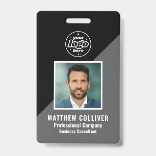 Crachá Corporativo Preto e Branco Minimalista