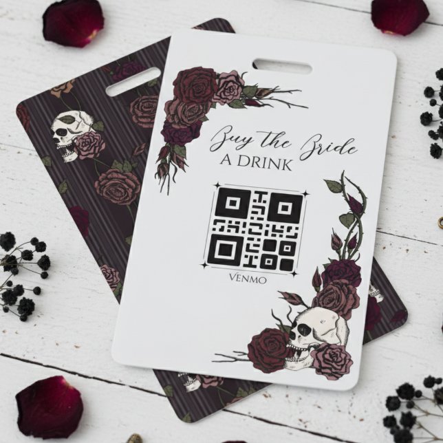 Crachá Crânio Gótico Código QR Compra um Drink para a Noi (Gothic Wedding Buy the Bride a Drink Wedding QR Code Badges. Elegant Dark Floral Skull Hand Drawn)