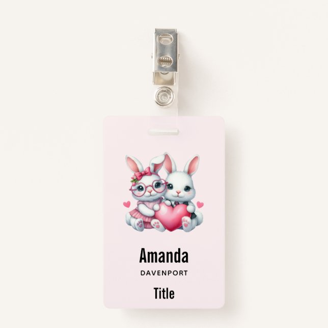 Crachá Cute Bunnies Sharing a Heart (Frente com Clipe)