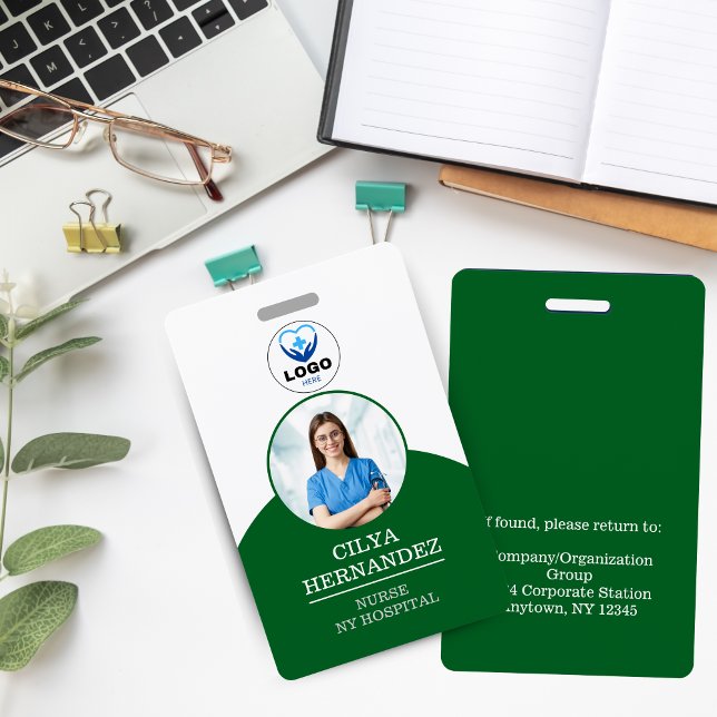 Crachá de Foto ID de Funcionário Verde Personaliza (Personalized Green Employee Photo ID Badge)