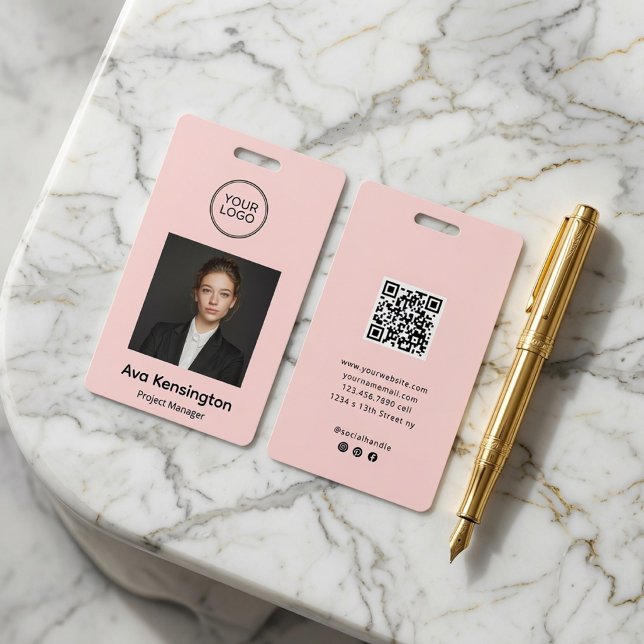 Crachá de ID de Funcionário Personalizado com Códi (Criador carregado)