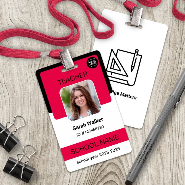 Crachá de Identificação com Foto do Professor – Eq (Teacher Photo ID Badge – School Staff - Red)