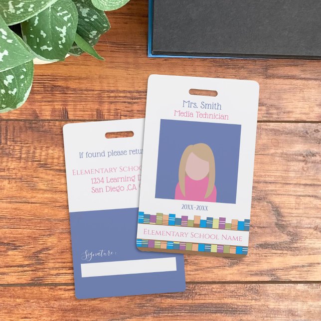 Crachá de identificação do pessoal da escola com g (School staff vertical ID badge with big photo .)