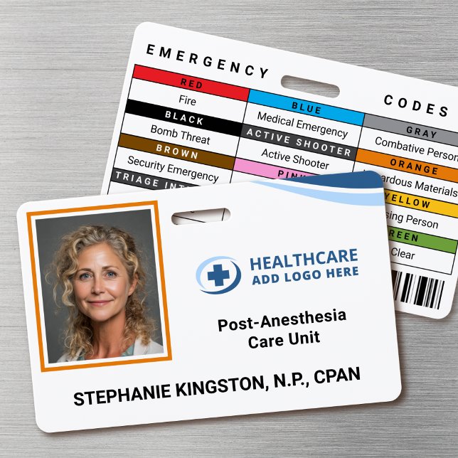 Crachá de Identificação Fotográfico para Funcionár (Double-sided photo ID badge with custom emergency codes and barcode image)