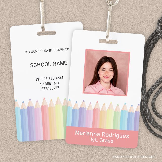 Crachá de Identificação Personalizado com Nome de  (Front and back of ID shown. Personalize with your photo and information. Choose attachment type.)