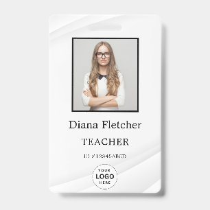 Crachá de identificação personalizado com nome e f