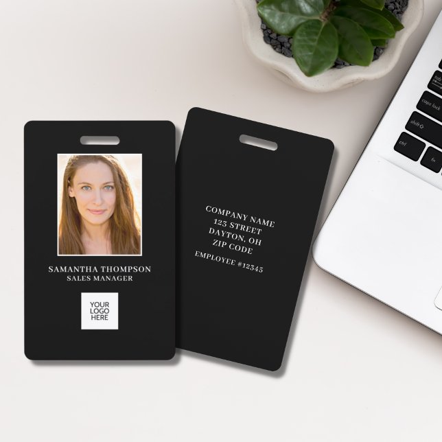 Crachá de logotipo da empresa para identificação d (Criador carregado)