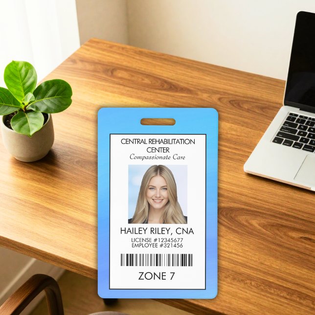 Crachá de Segurança com Foto para Funcionários da  (Modern blue professional employee name tag — stylish and functional.)
