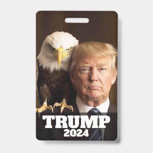 Crachá Donald Trump 2024 Foto - águia careca no ombro
