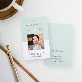 Crachá Dourado Whisk Bakery/Caterer - ID de Foto do Funci