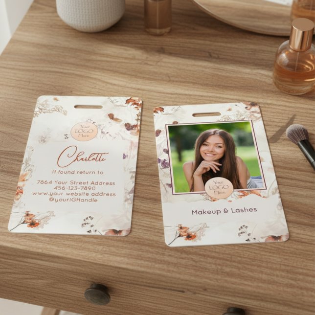 Crachá Elegant Watercolor Script Logo Photo Makeup (Criador carregado)