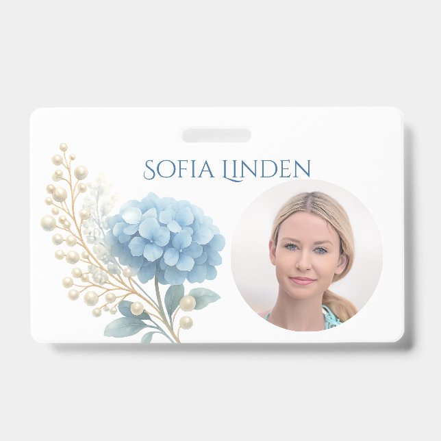 Crachá Estilista de Eventos Hydrangea Azul Claro Aquarela (Frente)