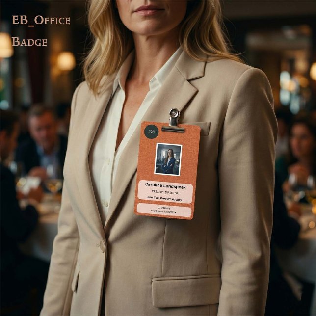 Crachá Executivo de Couro Laranja Queimado com Log (Chic Burnt Orange Leather Custom Logo Photo ID Vertical Badge. Size: 2.13” x 3.38”)