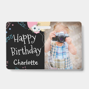 Crachá Feliz aniversário, balões, nome e foto, preto