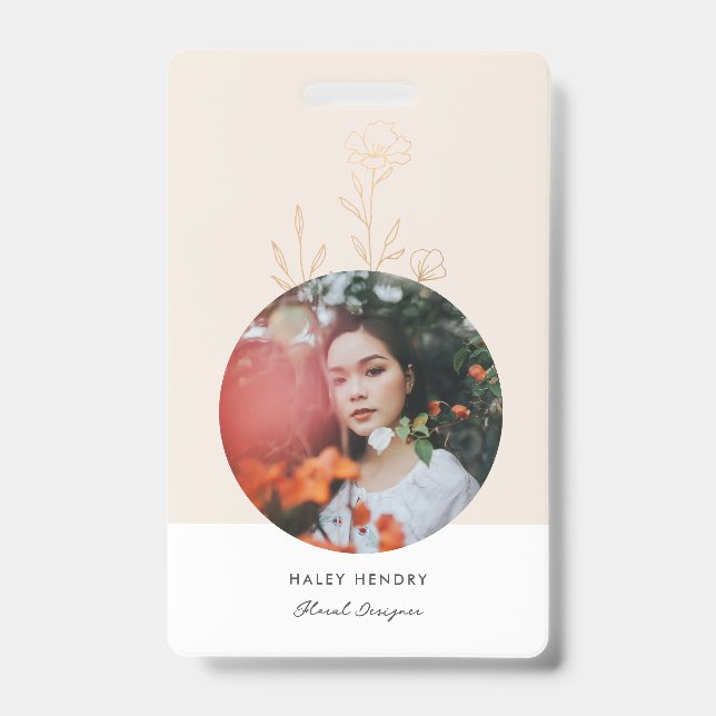 Crachá Floral Minimalista Moderno Dourado (Frente)