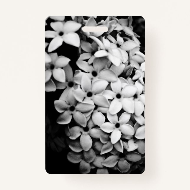 Crachá Flores brancas e pretas (Frente)