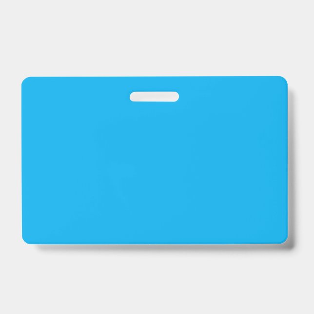 Crachá Fundo Azul Ciano Sólido | Estilo Minimalista de Ve (Frente)
