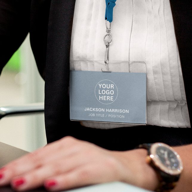 Crachá ID do logotipo da empresa azul profissional (Criador carregado)