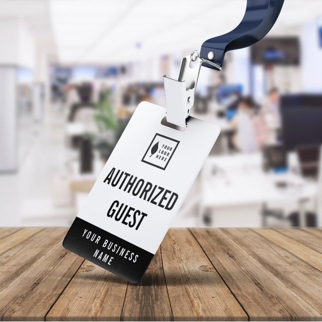 Crachá Limpe e adicione seu visitante de logotipo (Criador carregado)