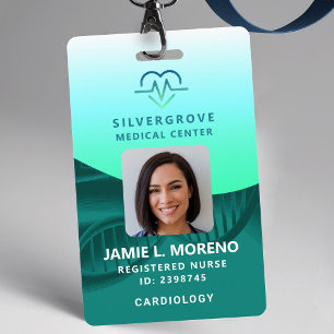 Crachá Logotipo do coração médico de saúde Logotipo verde