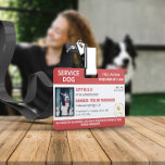 Crachá Logotipo e ID de foto do Red White Service Dog<br><div class="desc">Crachá de identificação do cão de serviço horizontal,  em vermelho e branco,  com espaço para uma foto do cão de serviço e um logotipo. Adicione nome,  título e número de registro. Adicione o nome do manipulador e as informações de contato também.</div>