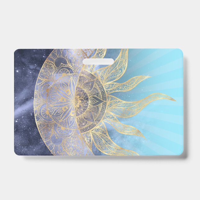 Crachá Mandala de Design Celestial Lua Sol Dourado (Frente)