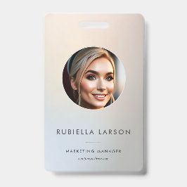 Crachá Marketing profissional minimalista Prata